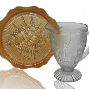 #56433 - 22$ à 35$ ch. Iris dishes plate and pitcher 