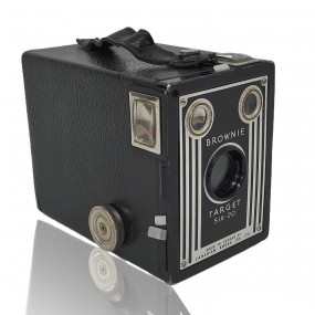 #56858 -  Vintage Brownie camera 