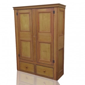 Armoire antique, rétrécie en hauteur dans le passé, base et corniche manquante 