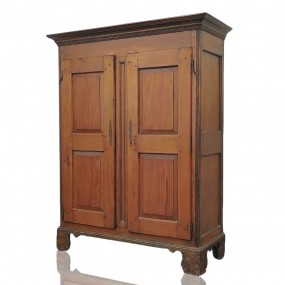 Armoire Québécoise antique en pin, clous forgés, très beau format, dos à caisson