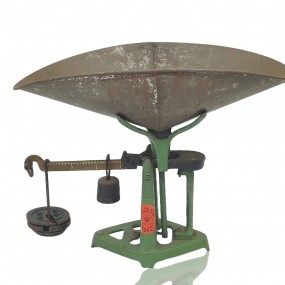 #55497 - 45$ Cast iron scale 