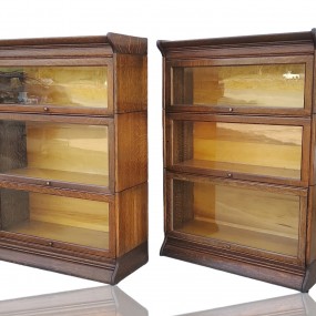 #55682 - 695$ ch. Antique oak multi-sections bookcases