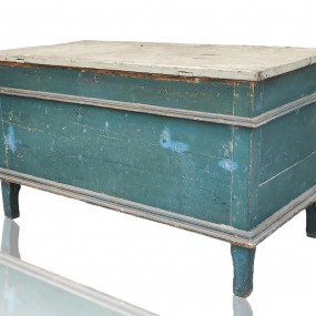 Antique blanket chest 