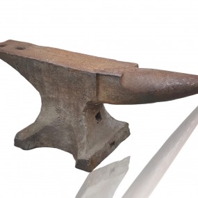 #55809 -  135 pounds blacksmith anvil 