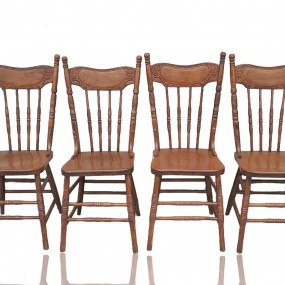 Ensemble de 4 chaises à dossiers pressés ''pressback''