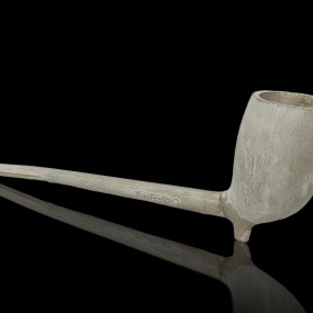 Grosse pipe à tabac K.W. White, Scotland, cassée et recollée dans le passé