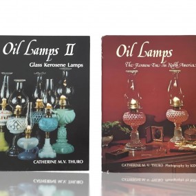Livre sur les lampes à l'huile par Catherine M.V. Thuro, Oil lamps 
