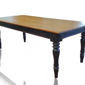 Magnifique table avec pattes tournées, création unique à partir d'anciens matériaux 