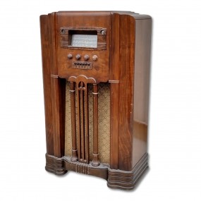 Vintage Marconi radio