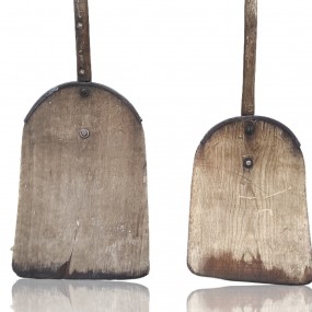 #55403 - 45$ ch. Wooden shovels 