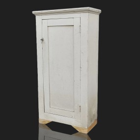 #55823 -  Petite armoire bonnetière, base refaite dans le passé, clous ronds