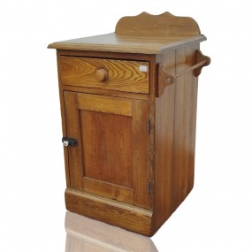 Petite table de chevet, chiffonnier 