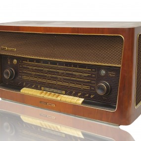 Vintage grundig majestic radio 