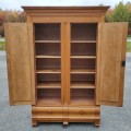 Armoire antique en pin, clous carrés, beaucoup de rangement  - 3