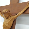 Crucifix avec corpus sculpté en bois, signé Jean-Julien Bourgault  - 5