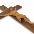 Crucifix avec corpus sculpté en bois, signé Jean-Julien Bourgault  - 1