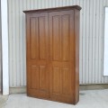 Grande armoire antique en pin, portes ornés de 4 caissons  - 8