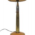 Lampe décorative fabriquée avec une douille d'obus  - 2