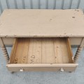 Petite table lave-main, portes-serviettes manquants - 5