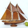 Voilier miniature, goélette, bateau avec voile en bois   - 2