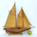 Voilier miniature, goélette, bateau avec voiles en bois  - 2